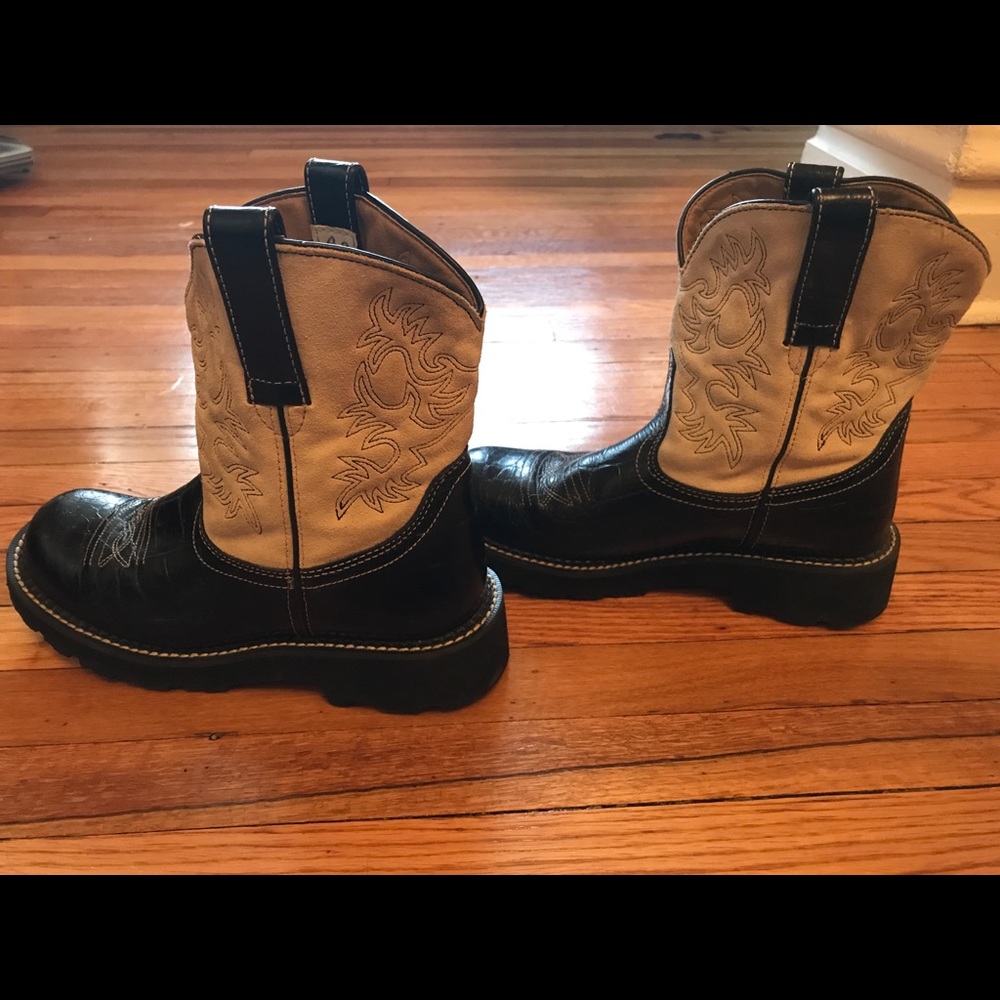 Woman’s 3/4 cowboy two tone boots